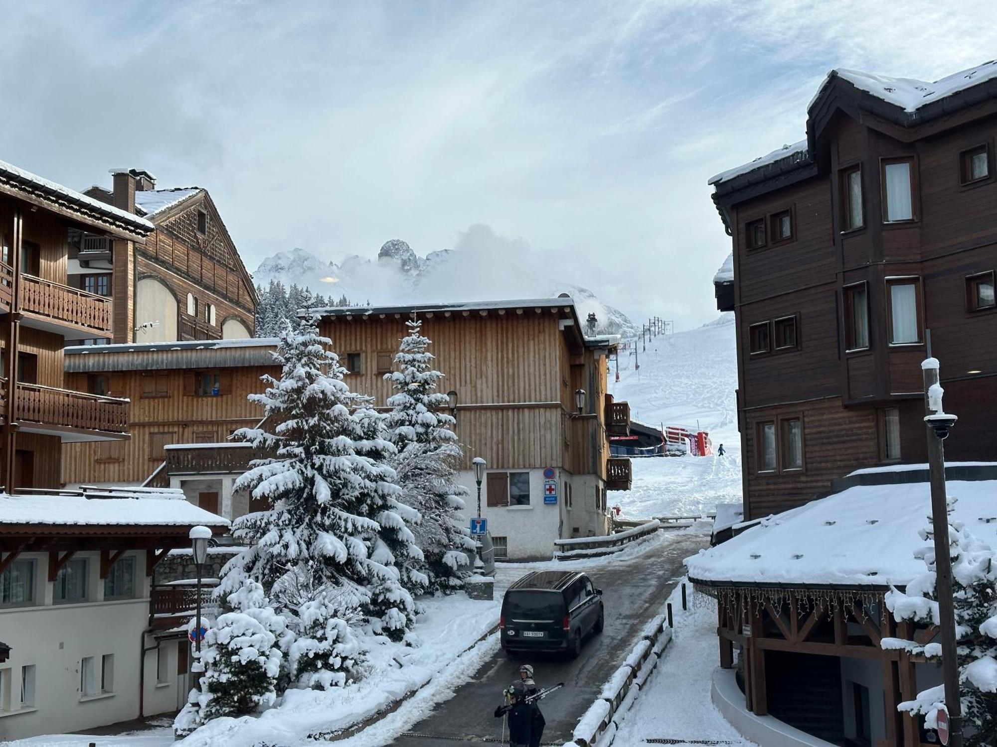 Ferienwohnung Les Loups Blancs Courchevel Exterior foto